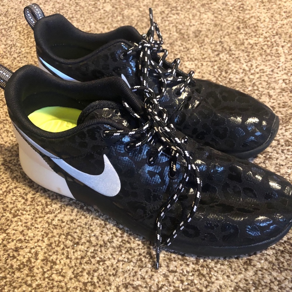 Nike Tennis shoes